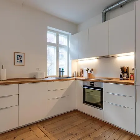 Cozy Private Basement Room With Workplace Pensionat *